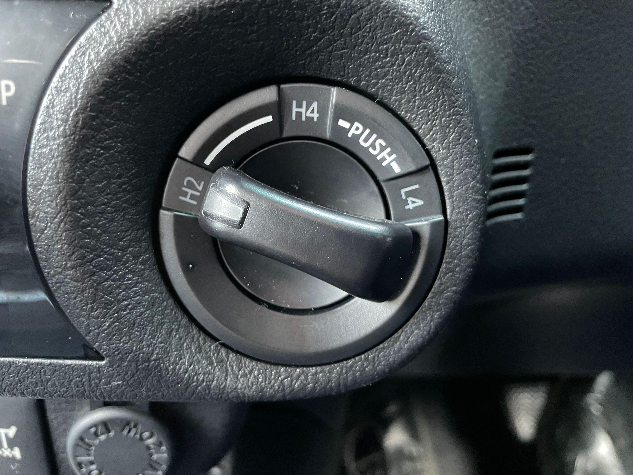 Toyota Hilux - image 15